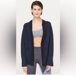 Lululemon athletica EUC reverse me wrap merino wool open sweater indigo size 12